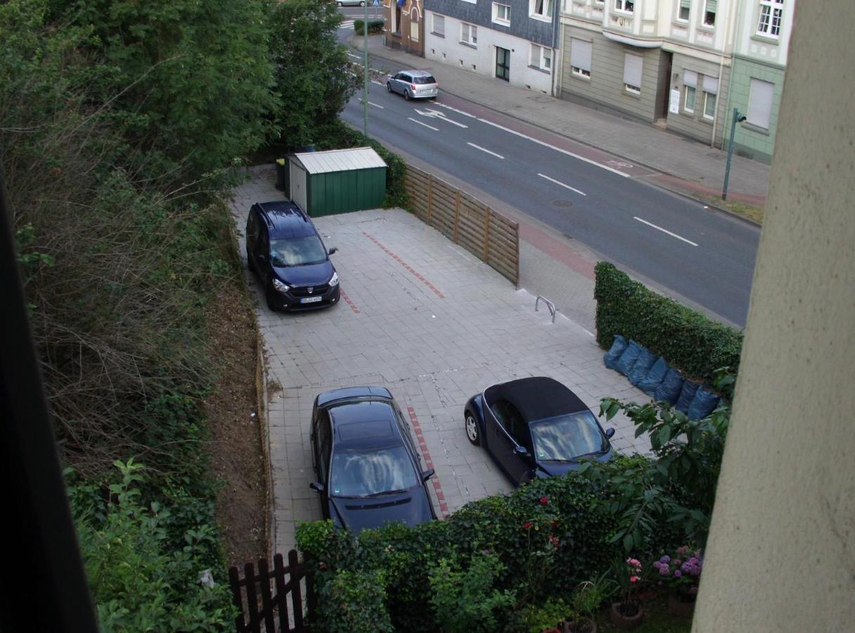 Schoenes Doppelbettzimmer Im Untergeschoss Inkl Parkplatz Nach Verfuegbarkeit Essen Buitenkant foto