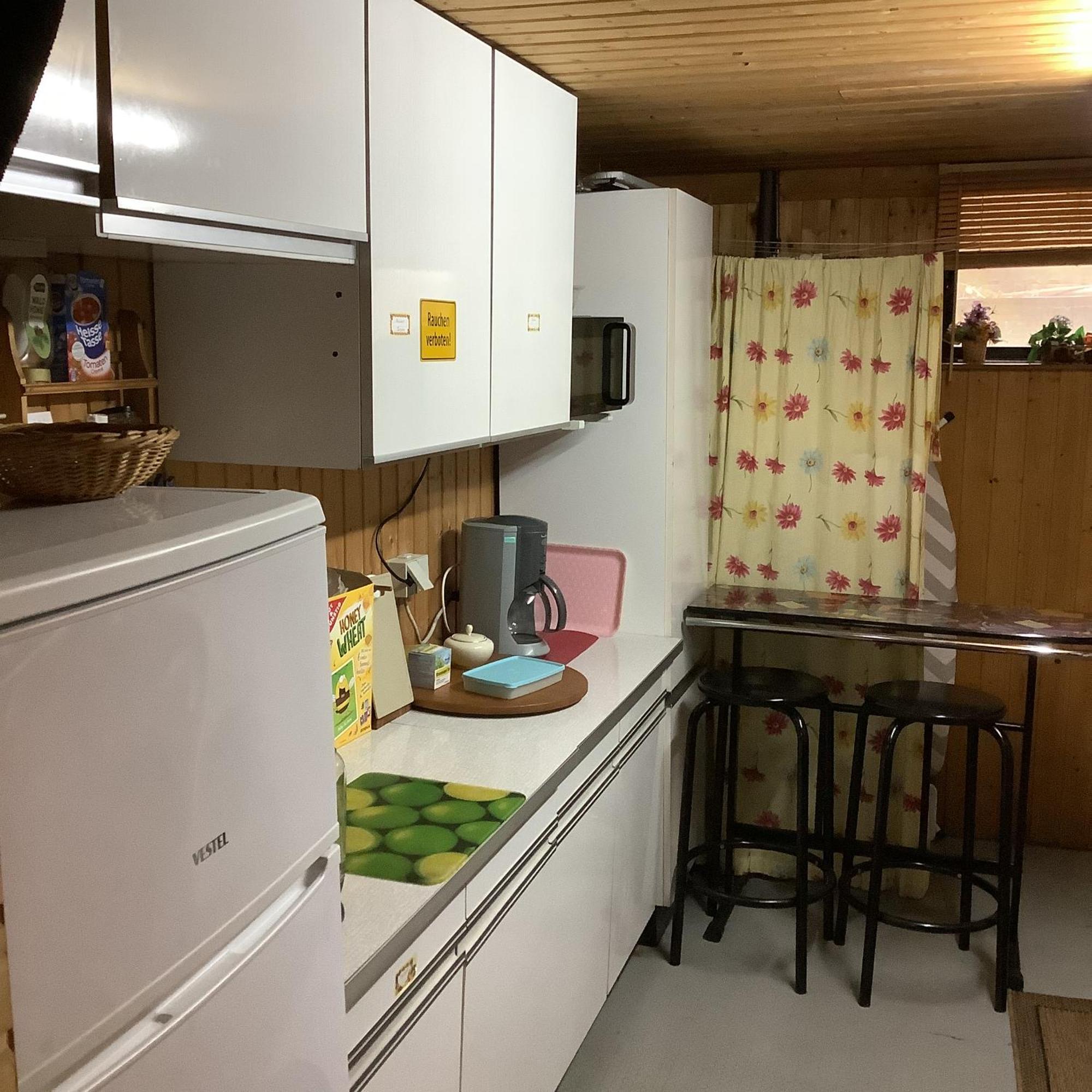 Schoenes Doppelbettzimmer Im Untergeschoss Inkl Parkplatz Nach Verfuegbarkeit Essen Buitenkant foto