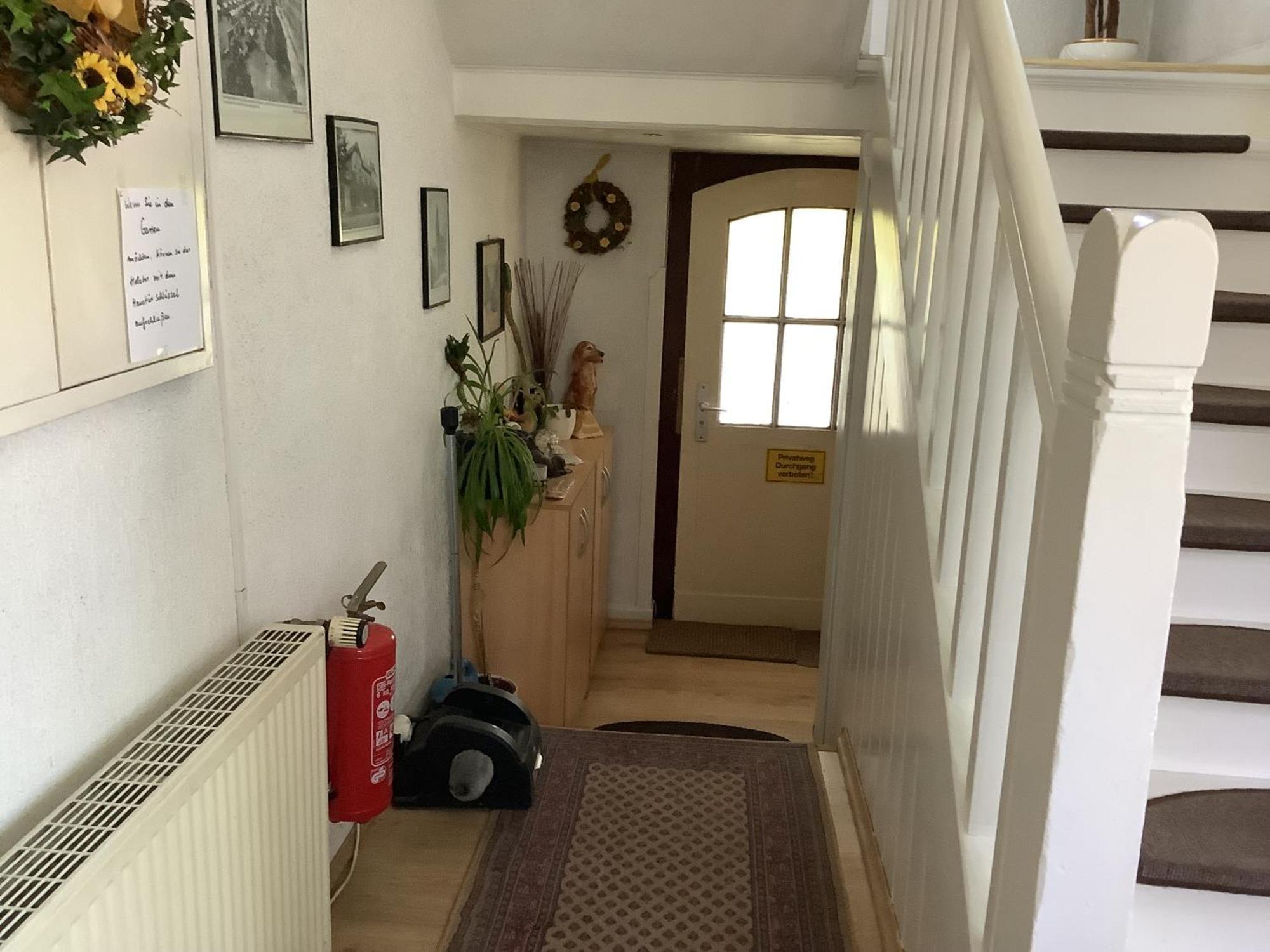 Schoenes Doppelbettzimmer Im Untergeschoss Inkl Parkplatz Nach Verfuegbarkeit Essen Buitenkant foto